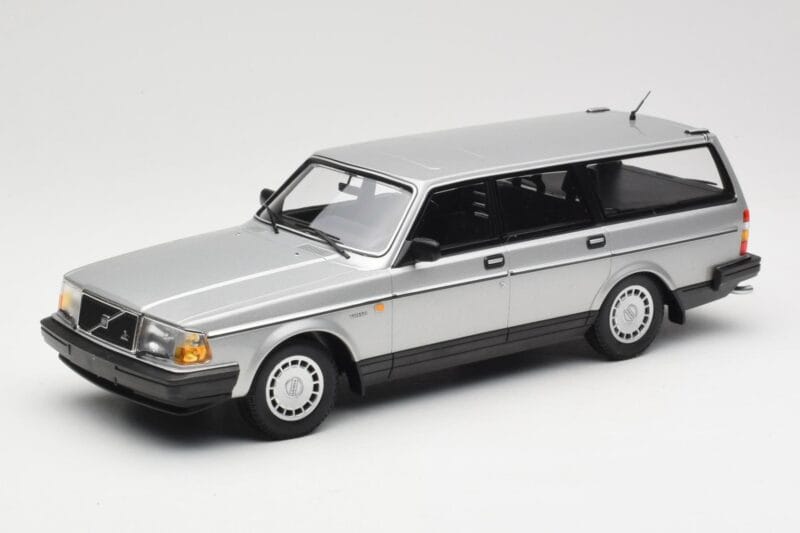 Volvo 240 GL Estate Argent Minichamps 1:18 155171416 Métal Moulé