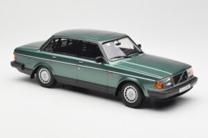 Volvo 240 GL Vert Métallisé Minichamps 1:18 155171400 Métal Moulé — image 4 sur 6