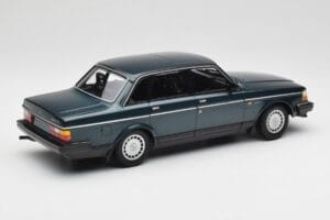 Volvo 240 GL Petrol Metallic Minichamps 1:18 155171407 Métal Moulé — image 2 sur 6