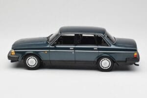 Volvo 240 GL Petrol Metallic Minichamps 1:18 155171407 Métal Moulé — image 3 sur 6