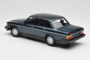 Volvo 240 GL Petrol Metallic Minichamps 1:18 155171407 Métal Moulé — image 5 sur 6