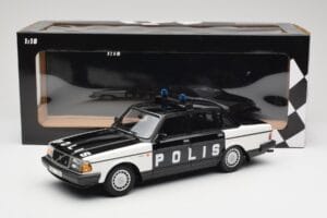 Volvo 240 GL Polis Sweden Noir Minichamps 1:18 155171497 Métal Moulé — image 6 sur 6