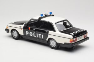 Volvo 240 GL Politi Norway Noir Minichamps 1:18 155171496 Métal Moulé — image 5 sur 6