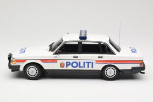 Volvo 240 GL Politi Norway Minichamps 1:18 155171491 Métal Moulé — image 3 sur 6