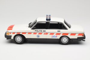 Volvo 240 GL Politie Netherlands Minichamps 1:18 155171498 Métal Moulé — image 3 sur 6