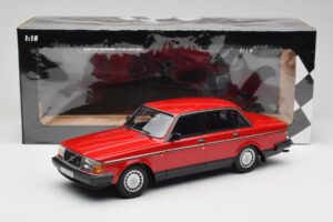 Volvo 240 GL Rouge Minichamps 1:18 155171401 Métal Moulé — image 6 sur 6