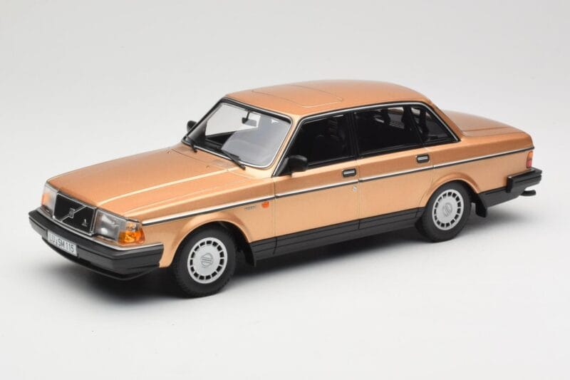 Volvo 240 GL Or Minichamps 1:18 155171405 Métal Moulé