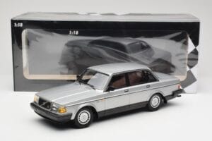 Volvo 240 GL Argent Minichamps 1:18 155171408 Métal Moulé — image 6 sur 6