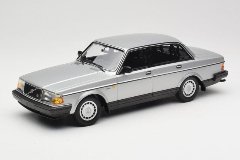 Volvo 240 GL Argent Minichamps 1:18 155171408 Métal Moulé
