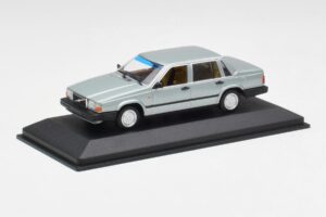 Volvo 240 GL Argent Métallique Minichamps 1:43 940171402 Métal Moulé — image 2 sur 4