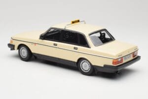 Volvo 240 GL Taxi Minichamps 1:18 155171494 Métal Moulé — image 5 sur 6