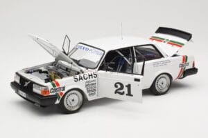 Volvo 240 Turbo #21 P. Stureson DTM Winner Wunstorf 1985 AUTOart 1:18 88592 Métal Moulé — image 2 sur 8