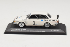 Volvo 240 Turbo #1 P. Stureson IPS Motorsport DTM 1986 Minichamps 1:43 400861701 Métal Moulé