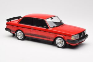 Volvo 240 Turbo Rouge Custom IXO 1:18 18CMC177 Métal Moulé — image 4 sur 5
