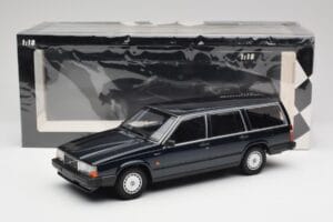 Volvo 740 GL Break Vert Foncé Métallisé Minichamps 1:18 155171771 Métal Moulé — image 6 sur 6