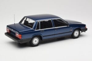 Volvo 740 GL Dark Blue Metallic Minichamps 1:18 155171701 Métal Moulé — image 2 sur 6