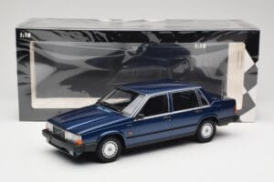 Volvo 740 GL Dark Blue Metallic Minichamps 1:18 155171701 Métal Moulé — image 6 sur 6