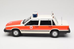 Volvo 740 GL DRK Aschaffenburg Minichamps 1:18 155171790 Métal Moulé — image 3 sur 6