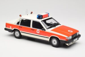 Volvo 740 GL DRK Aschaffenburg Minichamps 1:18 155171790 Métal Moulé — image 4 sur 6