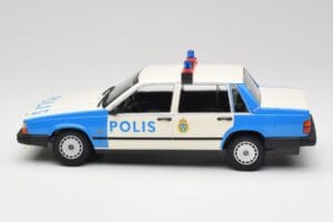 Volvo 740 GL Police Suédoise Minichamps 1:18 155171791 Métal Moulé — image 3 sur 6