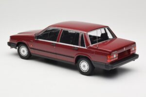 Volvo 740 GL Rouge Minichamps 1:18 155171704 Métal Moulé — image 5 sur 6