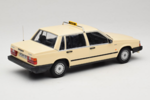 Volvo 740 GL Taxi Allemagne Minichamps 1:18 155171792 Métal Moulé — image 2 sur 6