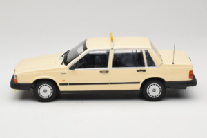 Volvo 740 GL Taxi Allemagne Minichamps 1:18 155171792 Métal Moulé — image 3 sur 6