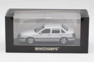 Volvo 850 Argent Minichamps 1:43 430171402 Métal Moulé — image 4 sur 4