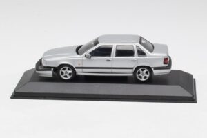 Volvo 850 Argent Minichamps 1:43 430171402 Métal Moulé