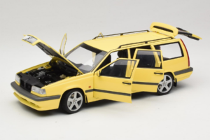 Volvo 850 T-5R Break Cream Yellow AUTOart 1:18 79506 Métal Moulé — image 2 sur 8