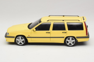Volvo 850 T-5R Break Cream Yellow AUTOart 1:18 79506 Métal Moulé — image 4 sur 8