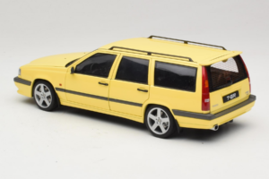 Volvo 850 T-5R Break Cream Yellow AUTOart 1:18 79506 Métal Moulé — image 7 sur 8