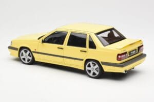 Volvo 850 T-5R Jaune AUTOart 1:18 79501 Métal Moulé — image 7 sur 8