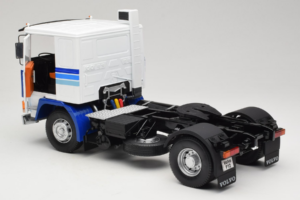 Volvo F12 Bleu Blanc Road Kings 1:18 RK180033 Métal Moulé — image 5 sur 8
