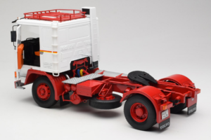 Volvo F12 Blanc Rouge Road Kings 1:18 RK180031 Métal Moulé — image 5 sur 8