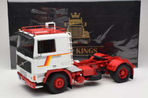 Volvo F12 Blanc Rouge Road Kings 1:18 RK180031 Métal Moulé — image 8 sur 8