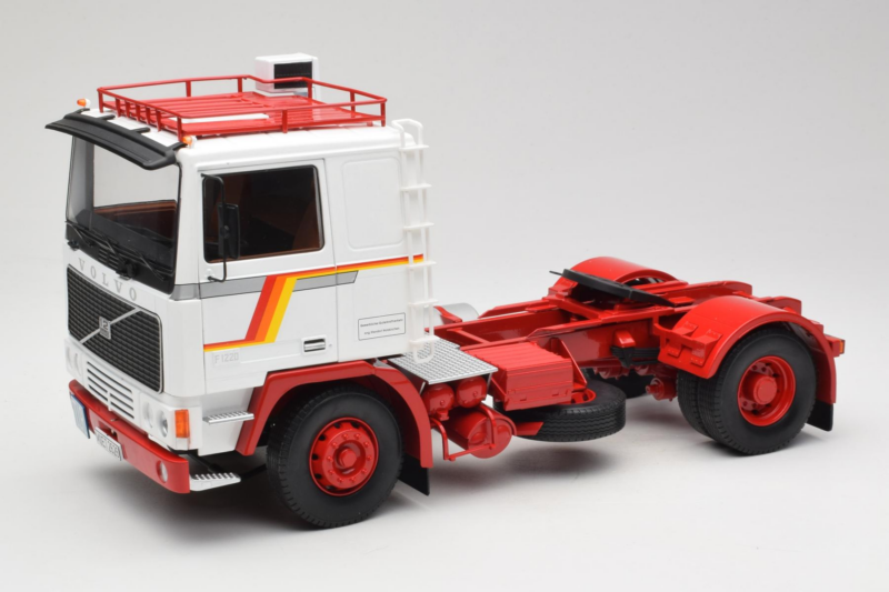 Volvo F12 Blanc Rouge Road Kings 1:18 RK180031 Métal Moulé
