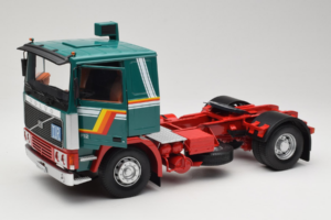 Volvo F1220 Vert Rouge Road Kings 1:18 RK180032 Métal Moulé — image 2 sur 8