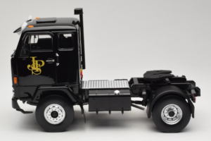 Volvo F88 John Player Special Black MCG 1:18 MCG18217 Métal Moulé — image 4 sur 8