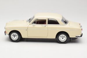 Volvo P121 Amazon Blanc Revell 1:18 08866 Métal Moulé — image 4 sur 8