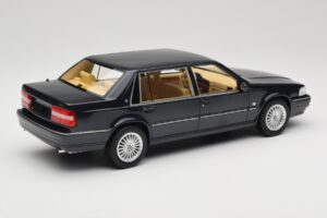 Volvo S90 Royal Blue DNA 1:18 DNA000088 Métal Moulé — image 2 sur 6
