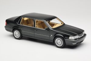 Volvo S90 Royal Green DNA 1:18 DNA000090 Métal Moulé — image 4 sur 6