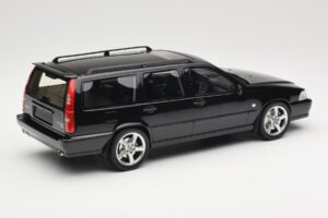 Volvo V70 R P80 Noir DNA 1:18 DNA000232 Métal Moulé — image 2 sur 6