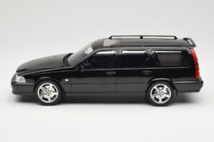 Volvo V70 R P80 Noir DNA 1:18 DNA000232 Métal Moulé — image 3 sur 6