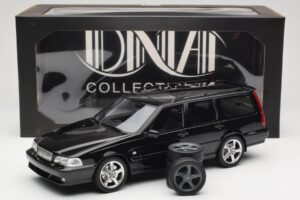 Volvo V70 R P80 Noir DNA 1:18 DNA000232 Métal Moulé — image 6 sur 6
