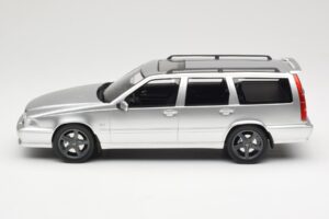 Volvo V70 R P80 Argent DNA 1:18 DNA000155 Métal Moulé — image 3 sur 6