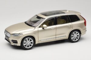 Volvo XC90 Luminous Sand Yellow Paudi Model 1:18 9430841 Métal Moulé
