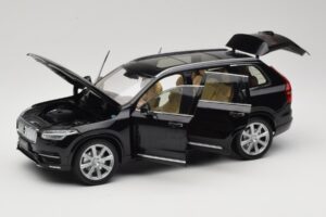 Volvo XC90 Onyx Black Paudi Model 1:18 9430842 Métal Moulé — image 2 sur 8
