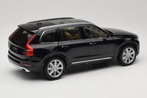 Volvo XC90 Onyx Black Paudi Model 1:18 9430842 Métal Moulé — image 3 sur 8