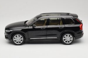 Volvo XC90 Onyx Black Paudi Model 1:18 9430842 Métal Moulé — image 4 sur 8